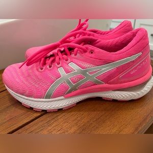 Pink ASICS 8.5. Great condition